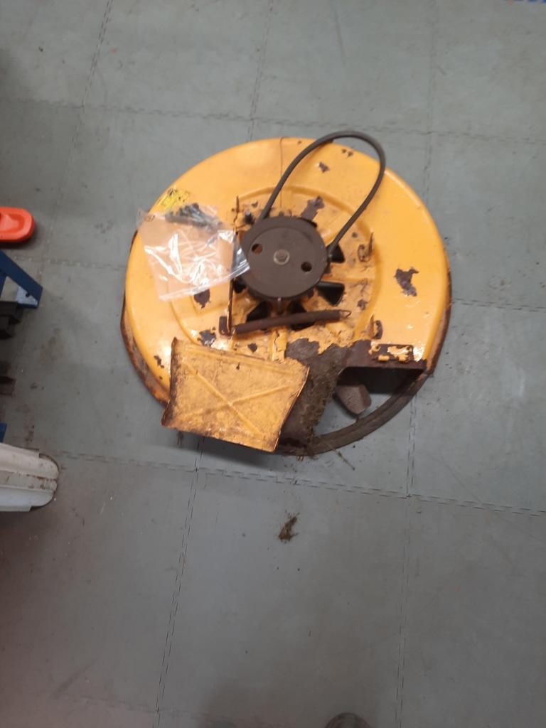 Maaidek Cub Cadet zitmaaier, Ophalen, Gebruikt, Cub Cadet