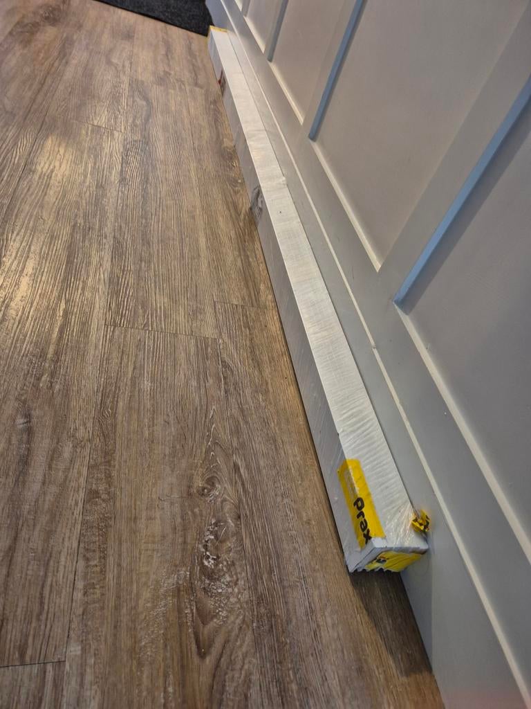 Plinten praxis nieuw, Ophalen, Nieuw, Mdf, 200 tot 250 cm