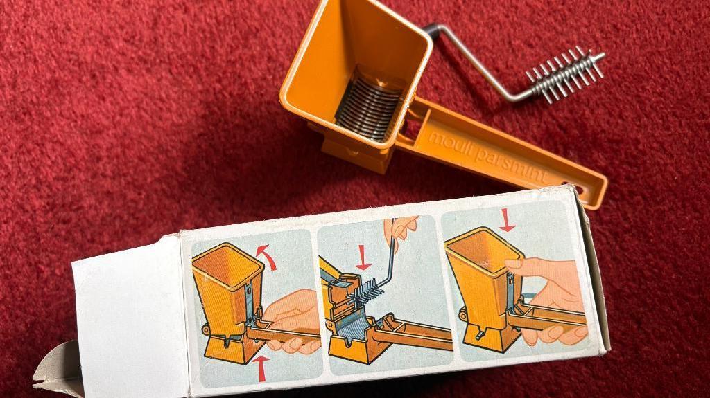 Vintage peterselisnijder, Ophalen of Verzenden, Nieuw, Kunststof, Overige merken