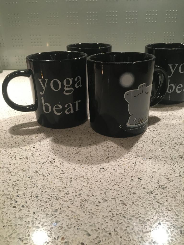 Yoga Bear mokken, Ophalen of Verzenden, Zwart, Steen/keramiek, Overige typen