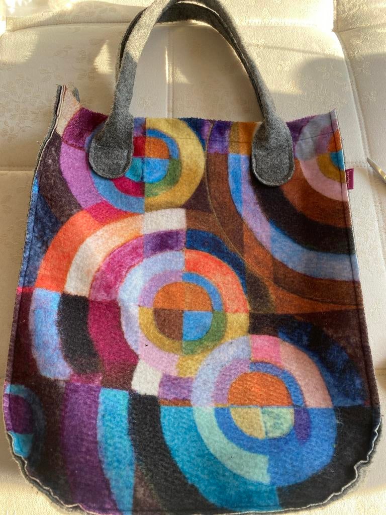 Bertoni vilten handtas met kleurrijk patroon, Ophalen of Verzenden, Gebruikt, Overige kleuren, Handtas