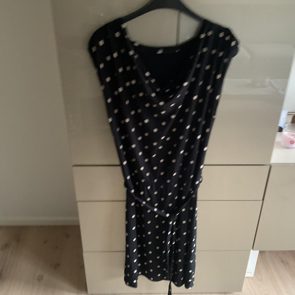 WE damesjurk maat M, Kleding | Dames, Jumpsuits, Ophalen of Verzenden, Zo goed als nieuw, Maat 38/40 (M), Zwart