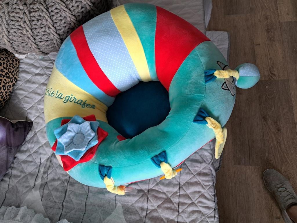 Te koop zitzak voor de kleine sophue la girafe, Ophalen, Nieuw