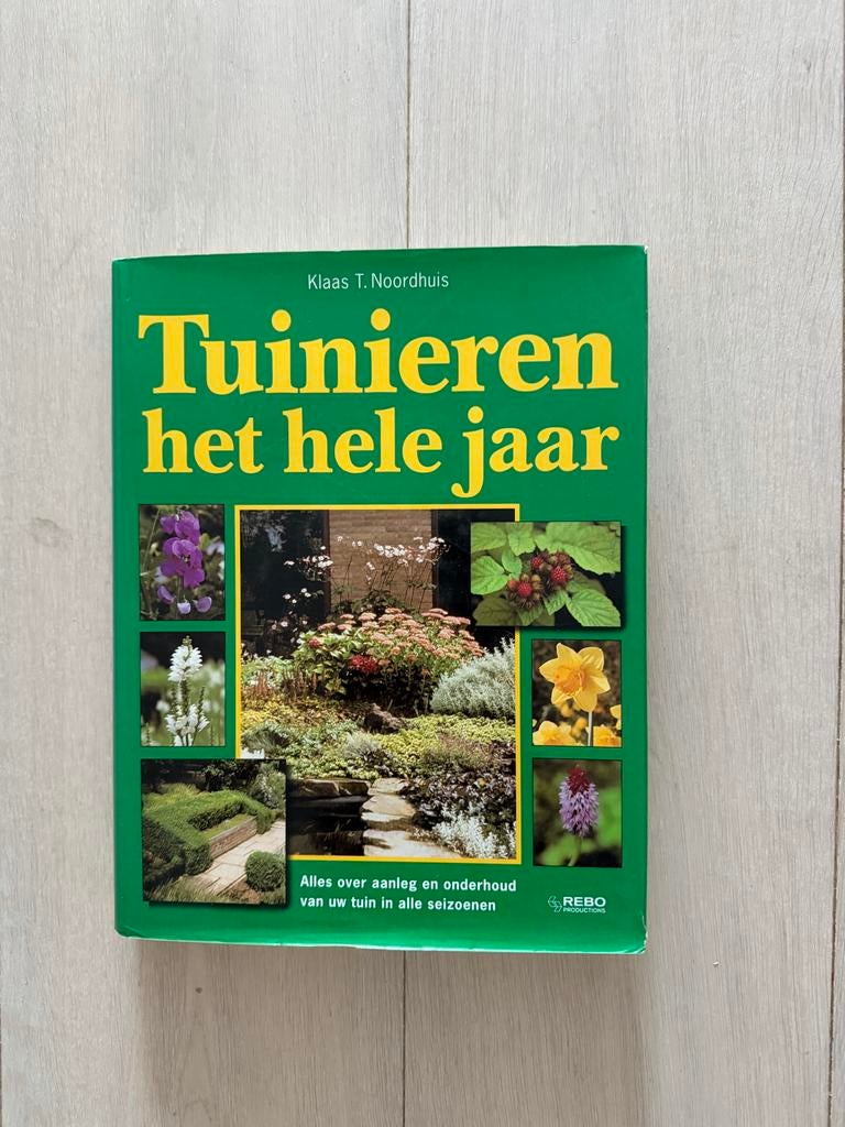 Tuinieren het hele jaar - Klaas T. Noordhuis, Ophalen of Verzenden, Gelezen, Tuinieren en Tuinplanten