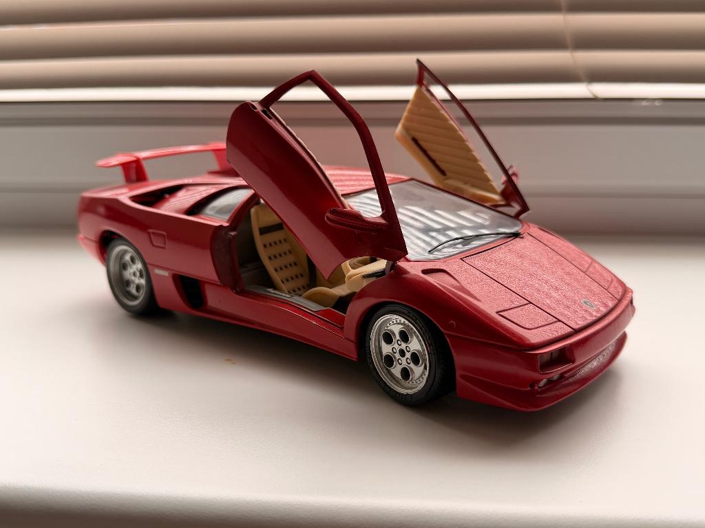 Bburago Lamborghini Diablo 1990 Rood schaal 1:18, Hobby en Vrije tijd, Modelauto's | 1:18, Ophalen, Zo goed als nieuw, Auto, Bburago