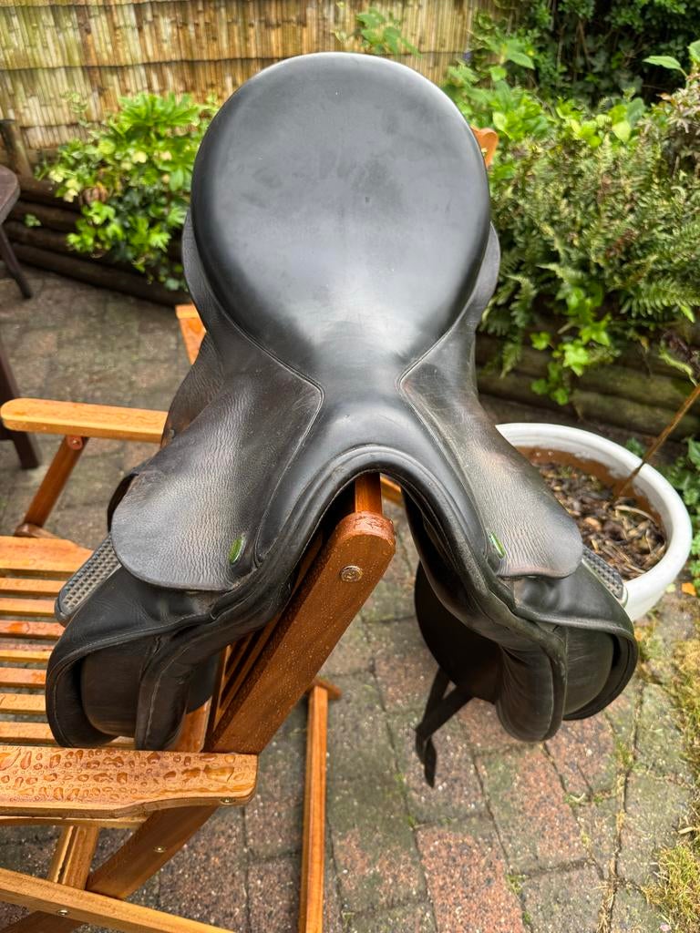 Dressuurzadel 17,5 inch Ideal, Ophalen, Gebruikt, Dressuur