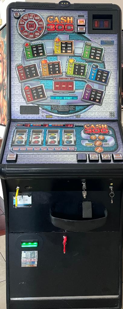 Cash 300 gokkast MK1, Verzamelen, Automaten | Gokkasten en Fruitautomaten, Euro, Ophalen, Gebruikt, Met sleutels