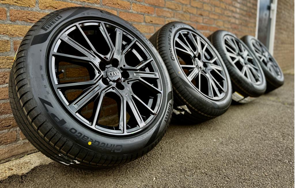 AUDI A6 COMPETITION STYLE VELGEN 18 INCH MET BANDEN, Auto-onderdelen, Banden en Velgen, Niet ingevuld, 18 inch, Banden en Velgen