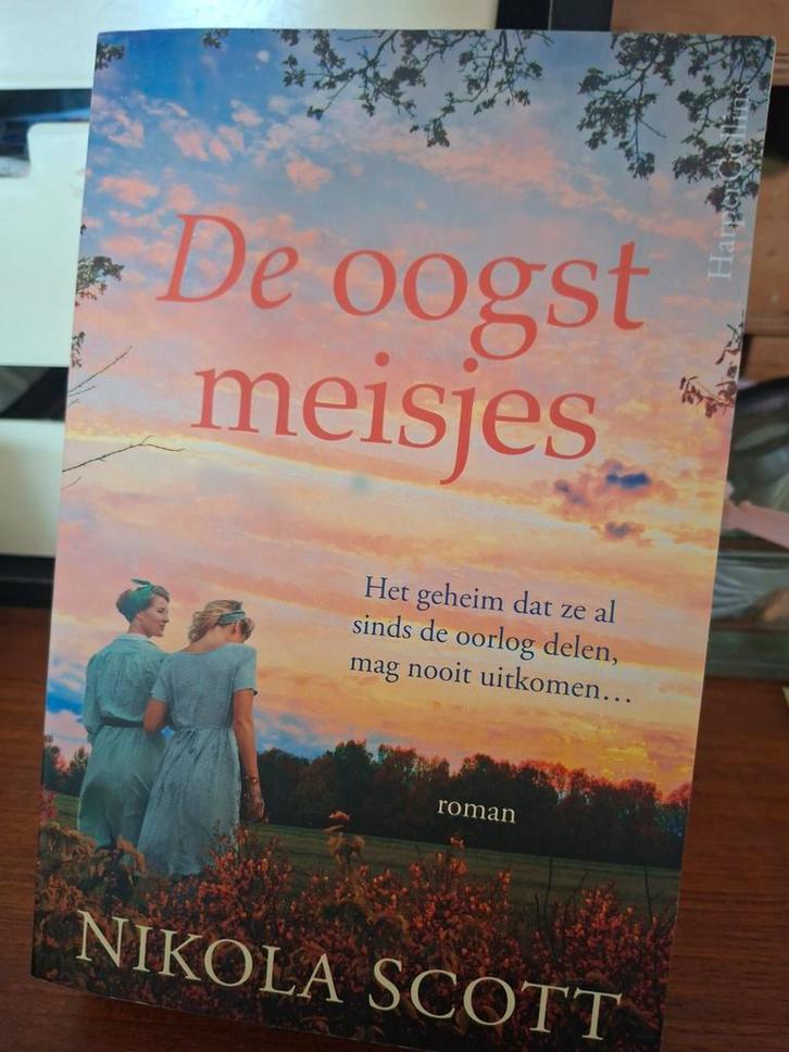 Nikola Scott - De oogstmeisjes, Boeken, Literatuur, Zo goed als nieuw, Verzenden