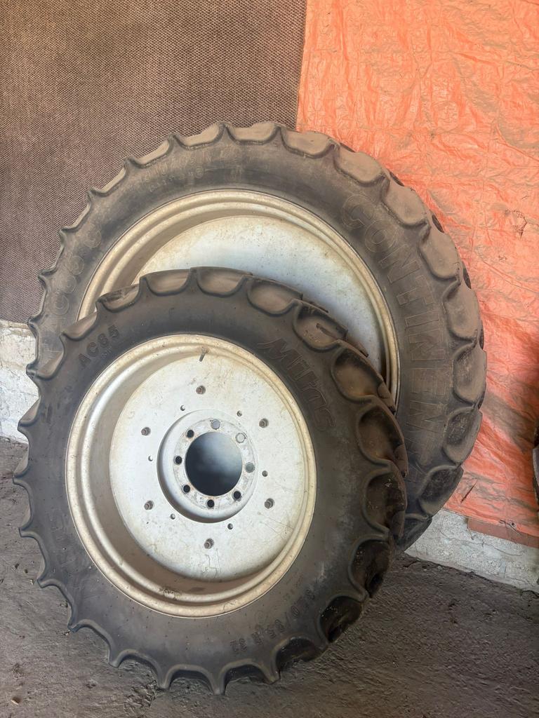 Set tractor Banden, Zakelijke goederen, Agrarisch | Onderdelen | Banden, Velgen en Assen, Ophalen