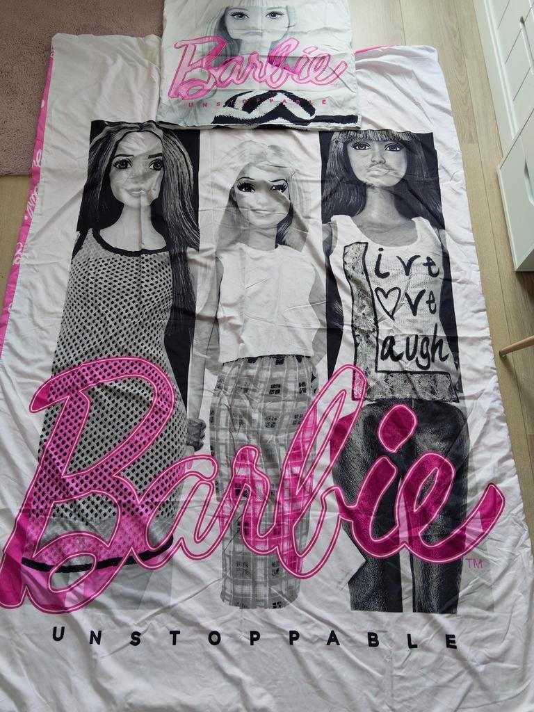 Zgan! Supermooi dekbedovertrek van Barbie!

1 persoons, Meisje, Dekbedovertrek, Ophalen of Verzenden, Zo goed als nieuw