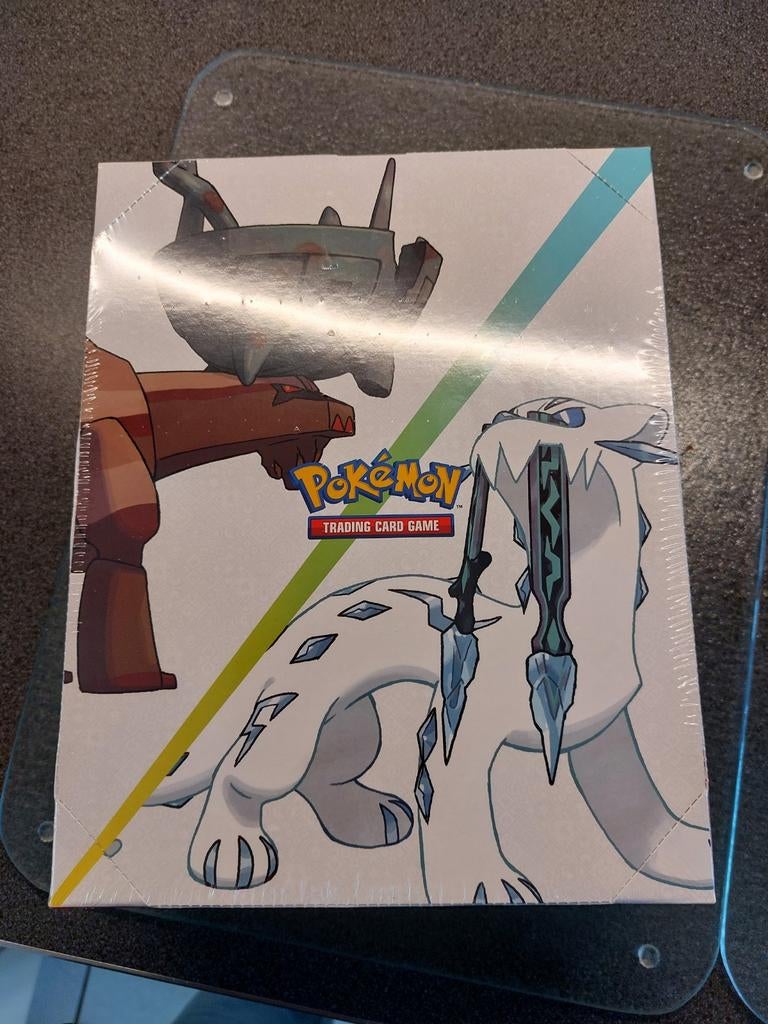 Doos met 12 opbergmapjes en kaarten Pokemon, Hobby en Vrije tijd, Verzamelkaartspellen | Pokémon, Ophalen of Verzenden, Nieuw