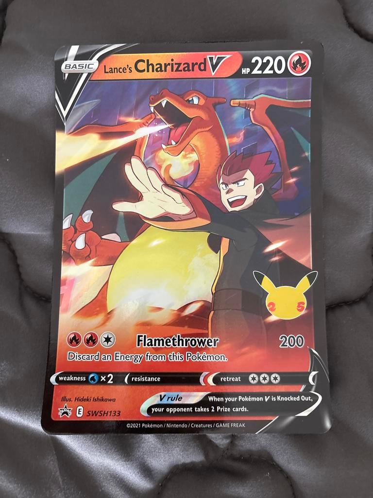 Lance's Charizard V SWSH133 Jumbo Kaart Pokémon Celebrations, Hobby en Vrije tijd, Verzamelkaartspellen | Pokémon, Ophalen of Verzenden