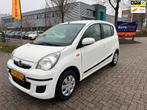 Daihatsu Cuore 1.0 Premium - AUTOMAAT - AIRCO - NAP !, Stof, Zwart, 18 €/maand, 4 stoelen