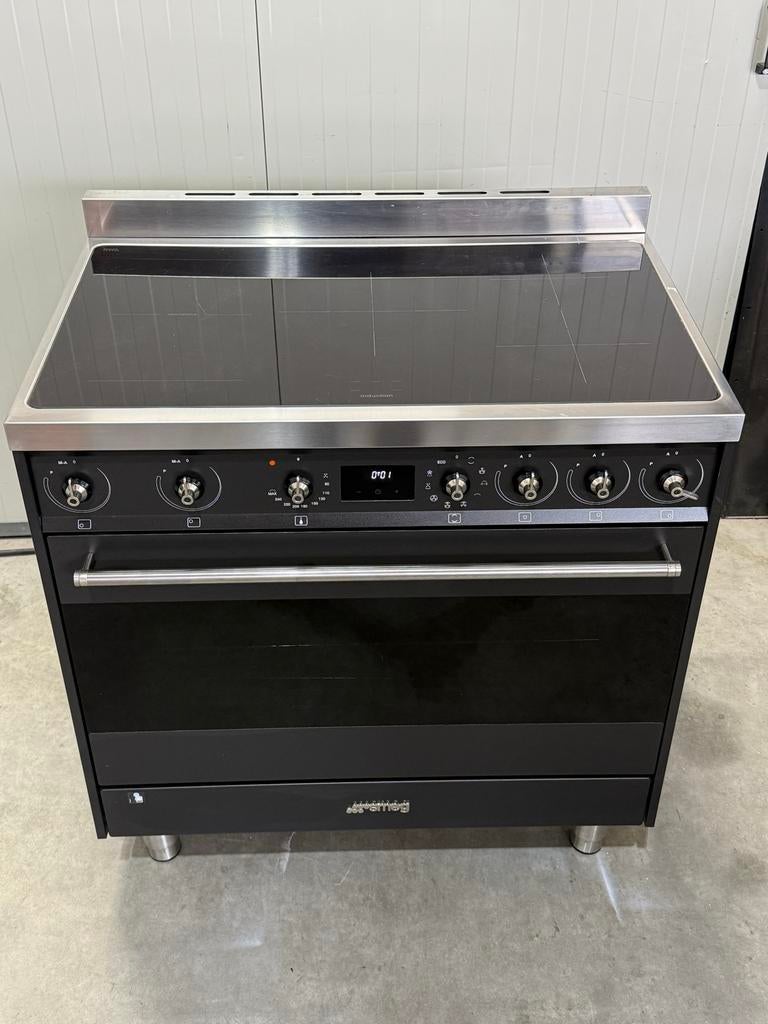 Smeg Fornuis met Inductie Kookplaat - Zo goed als nieuw, Witgoed en Apparatuur, Fornuizen, Bella, Hete lucht, 60 cm of meer, Zo goed als nieuw