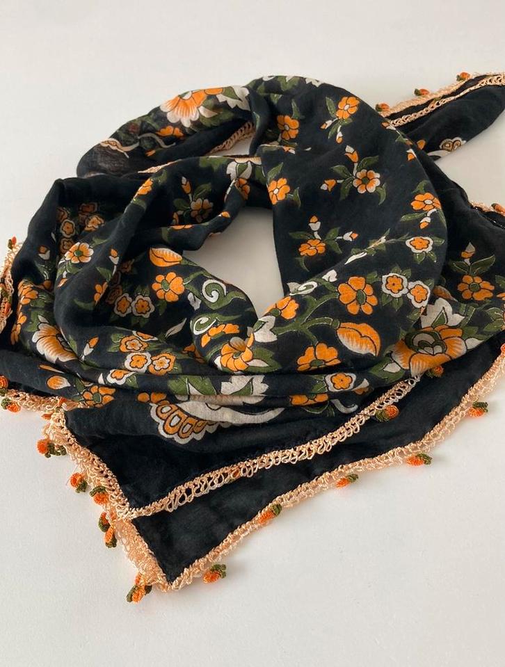 Boho SJAAL met gehaakte rand (pom anna antik seventies stijl, Kleding | Dames, Mutsen, Sjaals en Handschoenen, Zo goed als nieuw