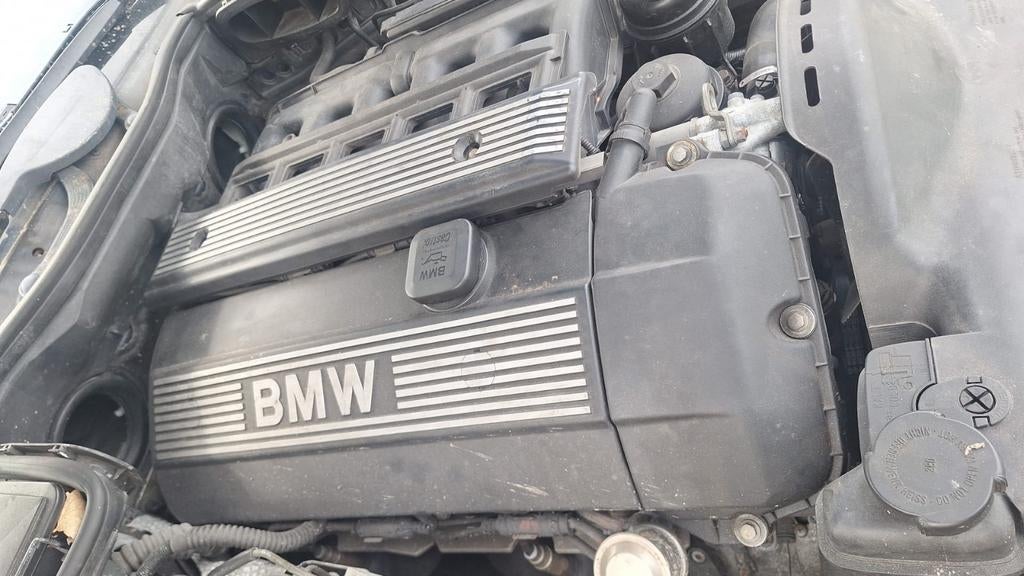 Bmw 6 cilinder m52b25 motor uit een E39 5 serie, Ophalen, Gebruikt, BMW