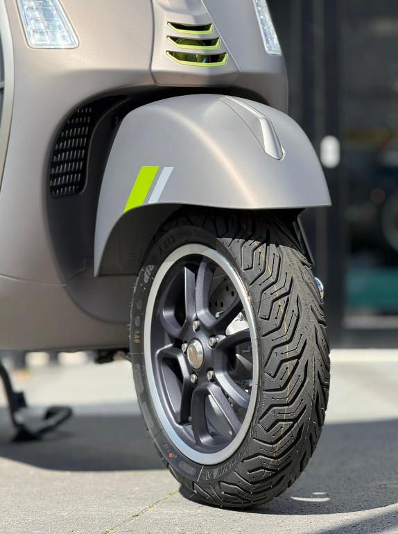 Vespa GTS Supertech HPE 300cc Demo, Motoren, Motoren | Piaggio, Niet ingevuld, Scooter, Bedrijf, Niet ingevuld