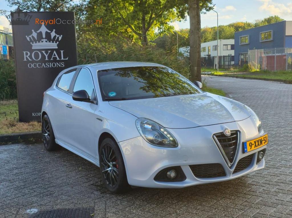 Alfa Romeo Giulietta - Alfa Romeo Giulietta 1.4 T Exclusive, Auto's, Alfa Romeo, Euro 6, 4 cilinders, Wit, Origineel Nederlands