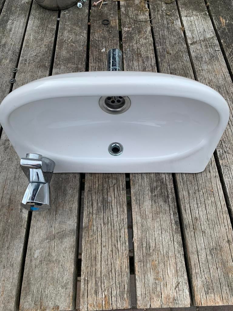 Klein wasbakje 36 x 24 x 15 cm incl. Kraan, Huis en Inrichting, Badkamer | Badkamermeubels, Ophalen, Minder dan 50 cm, Zo goed als nieuw