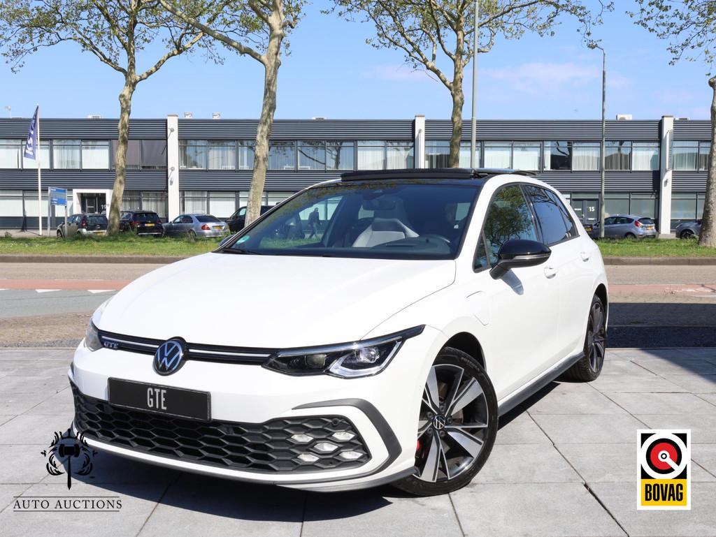 Volkswagen Golf GTE 245PK | Full Options | Panodak | Leer |, Auto's, Gebruikt, Euro 6, 4 cilinders, Adaptive Cruise Control
