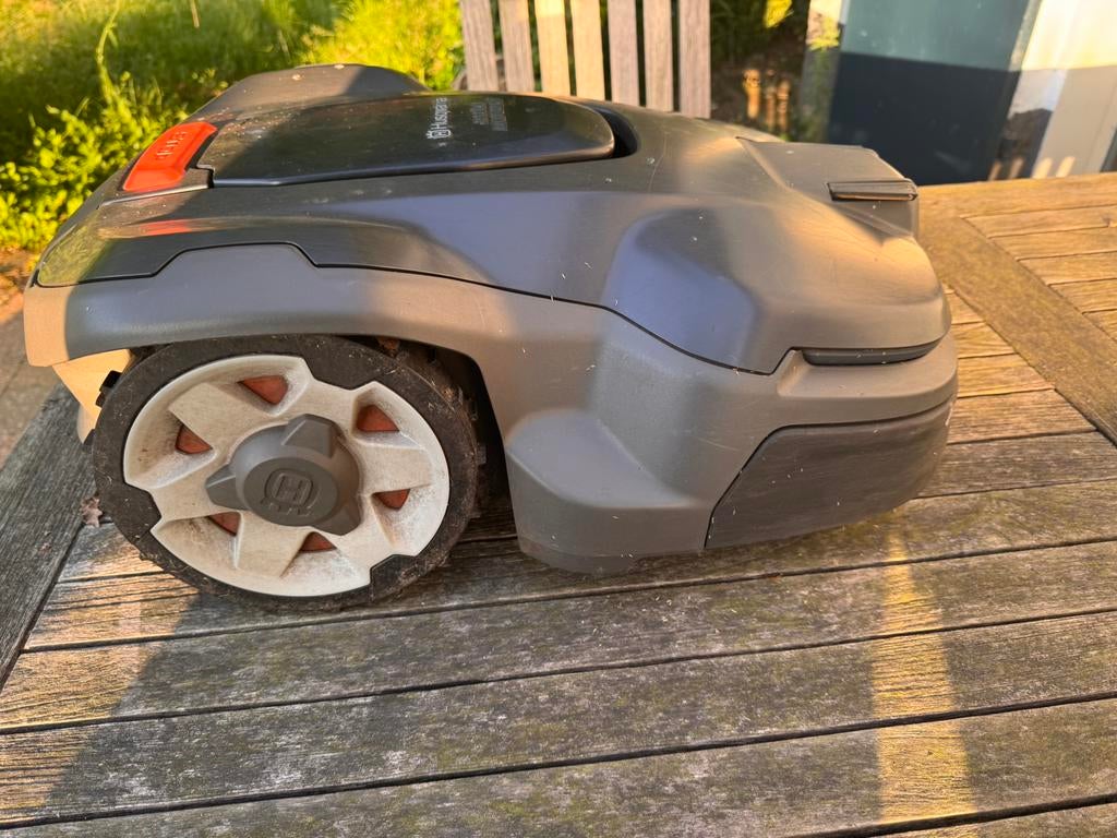 Husqvarna 415x robotmaaier, Ophalen, Zo goed als nieuw