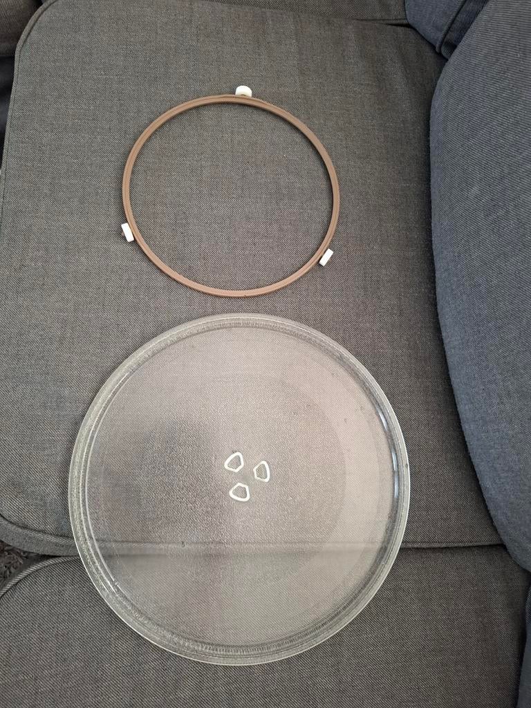 DRAAIPLATEAU MAGNETRON  € 4,50, Ophalen