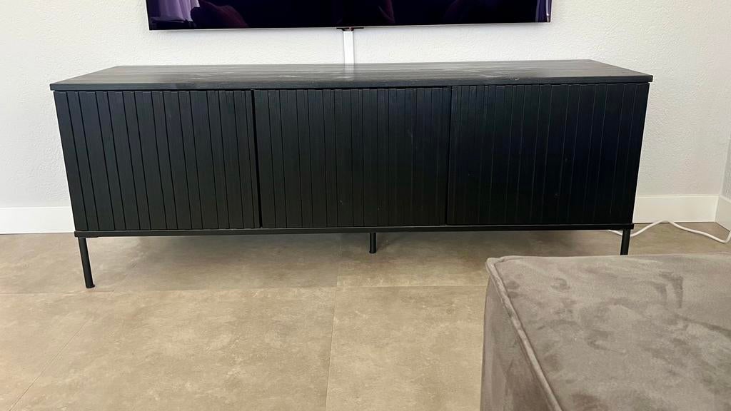 WOOOD gravure tv meubel, Huis en Inrichting, Kasten | Televisiemeubels, Ophalen, Gebruikt, 100 tot 150 cm, Minder dan 100 cm