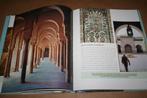 Moskeeën. Overzicht in woord en beeld., Ophalen of Verzenden, Gelezen