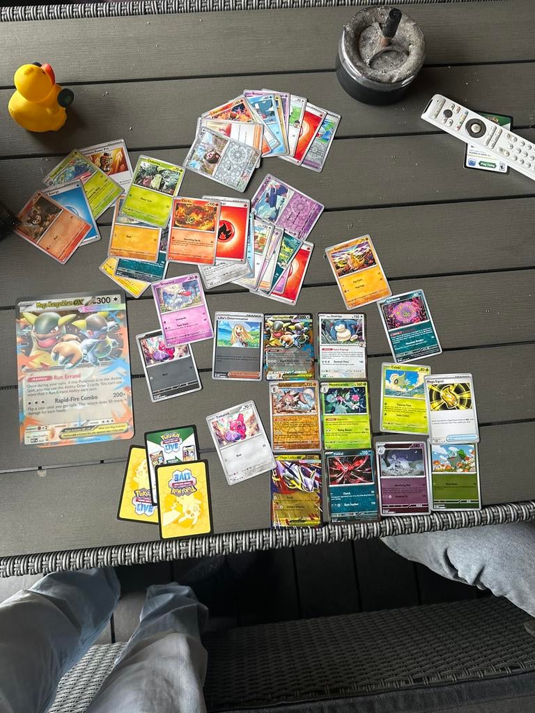 Mega latias ex Yveltal holo mega kangaskhan, Hobby en Vrije tijd, Verzamelkaartspellen | Pokémon, Ophalen of Verzenden, Gebruikt