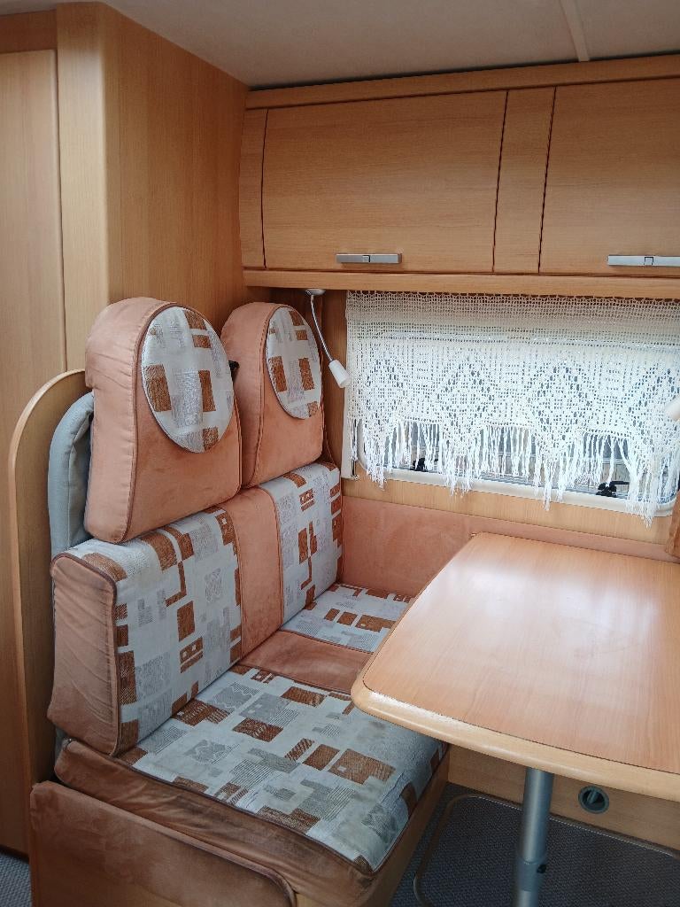 Caravans And Camping Semi-Integraal