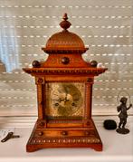 Antieke houten tafelklok met gedetailleerd uurwerk, Antiek en Kunst, Antiek | Klokken, Ophalen