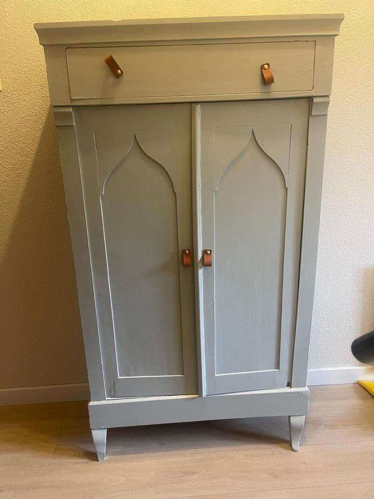 Mooie vintage brocante kast met leren handgrepen, Ophalen