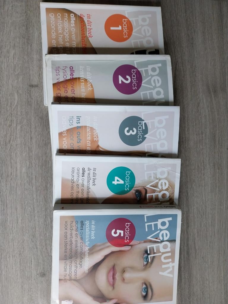 Beauty Level Basics Boekenreeks (5 delen), Boeken, Ophalen, Zo goed als nieuw, Overige typen