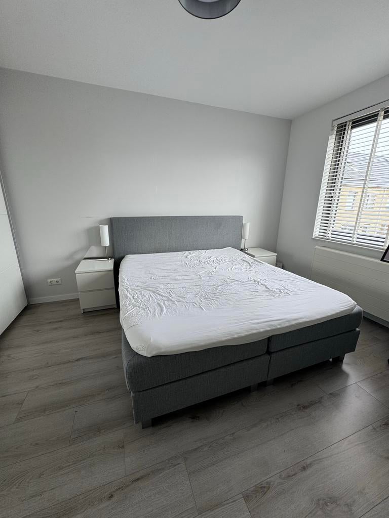 Boxspringbed 180x200 met topper, nog in goede staat, Ophalen, Tweepersoons, Zo goed als nieuw, 180 cm