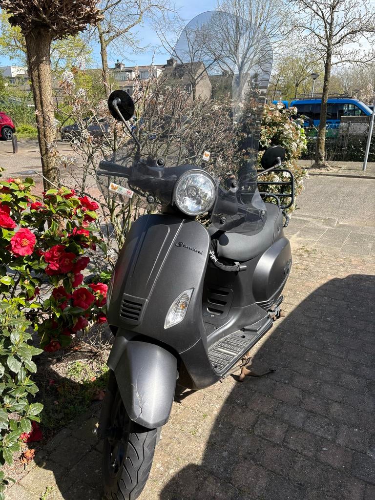Scooter Santini Capri met getint windscherm, Ophalen, Gebruikt, Maximaal 45 km/u, Benzine