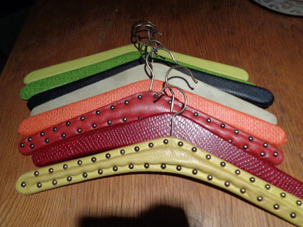8 retro kleding hangers met en zonder koperen spijkers, Ophalen of Verzenden, Huis en Inrichting