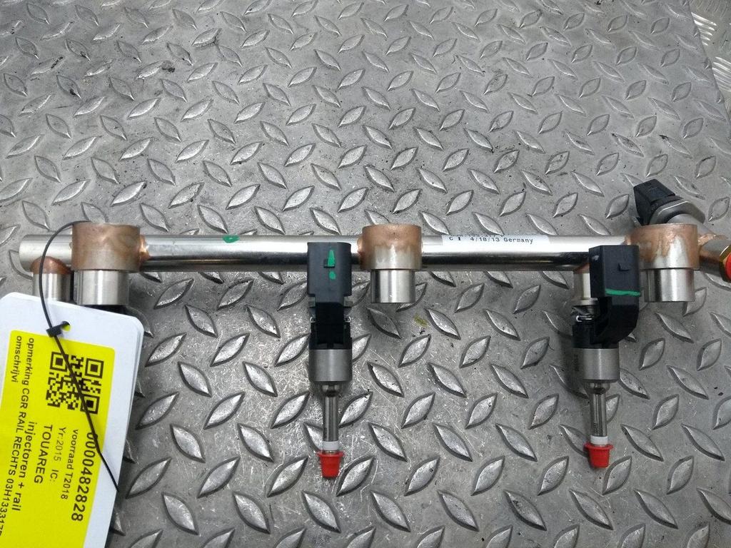 VOLKSWAGEN TOUAREG BRANDSTOF INJECTOR / VERSTUIVER 2015, Ophalen of Verzenden, Gebruikt, Stiba lid