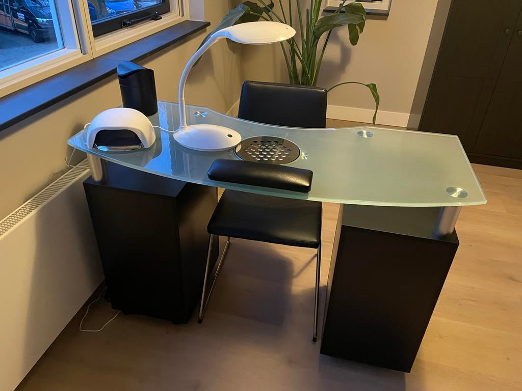 Professionele nageltafel met Shellac en accessoires, Sieraden, Tassen en Uiterlijk, Uiterlijk | Cosmetica en Make-up, Ophalen
