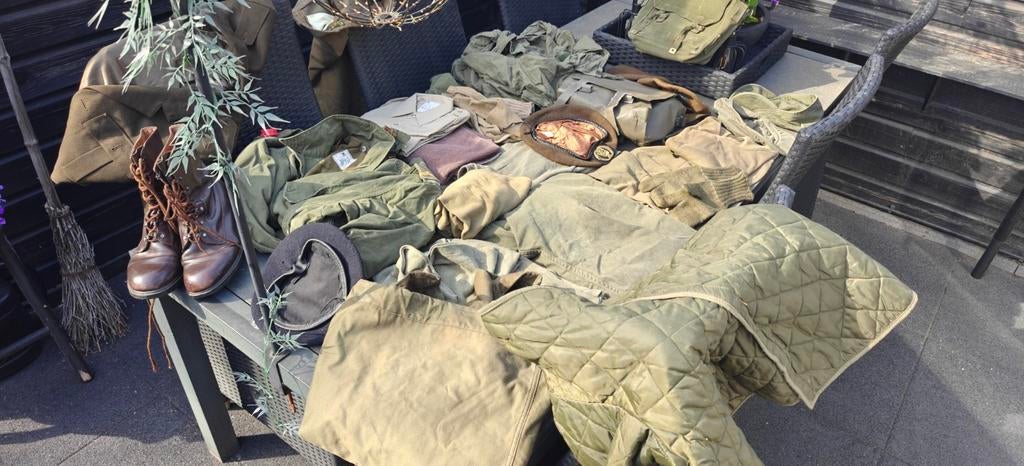 Lot militaire spullen kleding pukkel jaren 70.80.90 etc ..., Ophalen of Verzenden, Landmacht, Nederland