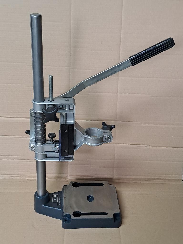 Te koop AEG Boorstandaard Boormachine Standaard, Verzenden, Zo goed als nieuw, Boormachine