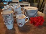 Jet Strawberry servies - kopjes, borden en eierdopjes, Ophalen of Verzenden