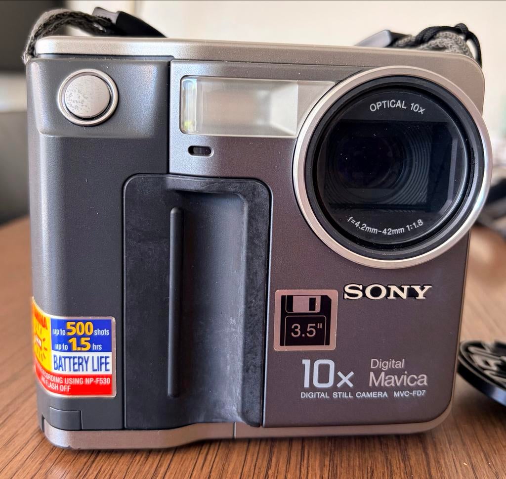 Sony digitale camera Mavica MVC-FD7 incl lader, Ophalen, Gebruikt, Compact, Sony