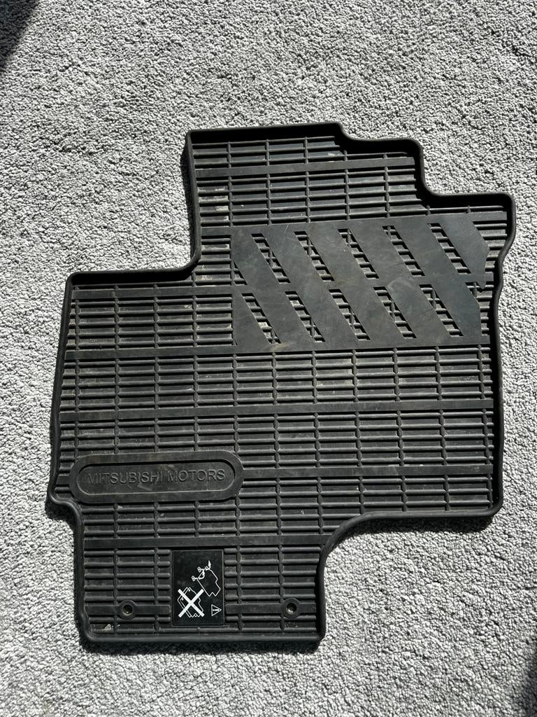 Mitsubishi Outlander PHEV rubberen mattenset, Ophalen of Verzenden, Zo goed als nieuw