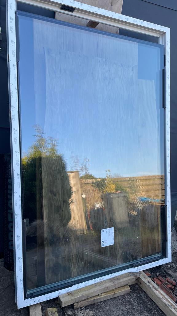 Triple glas ruit met ZR ventilatierooster, Doe-het-zelf en Verbouw, Glas en Ramen, Ophalen, Gevelraam of Ruit, 160 cm of meer