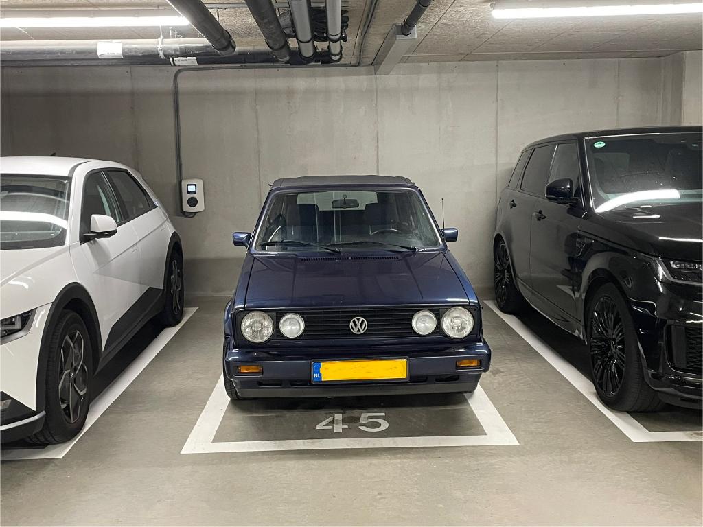 Veilige parkeerplaats Houthavens A'dam, Huizen en Kamers, Garages en Parkeerplaatsen, Amsterdam