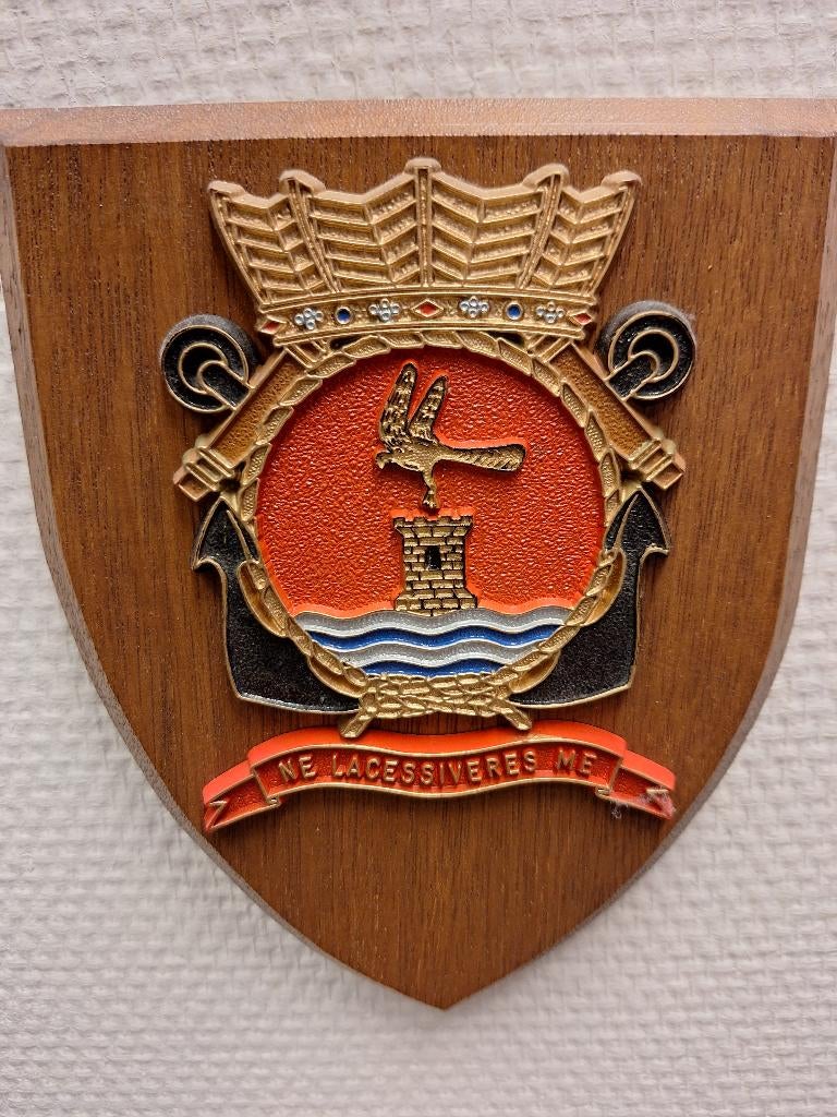Wapenschildje Marine Vliegkamp Valkenurg, Verzamelen, Ophalen of Verzenden, Marine, Nederland, Embleem of Badge