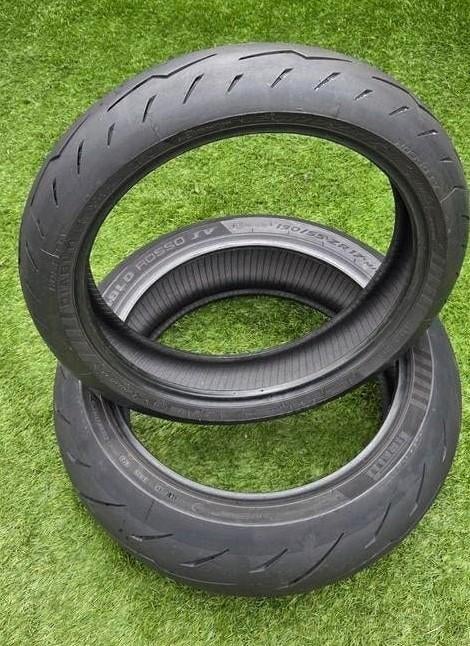 Pirelli Diablo Rosso IV banden(120/70ZR17 - 190/55ZR17), Ophalen