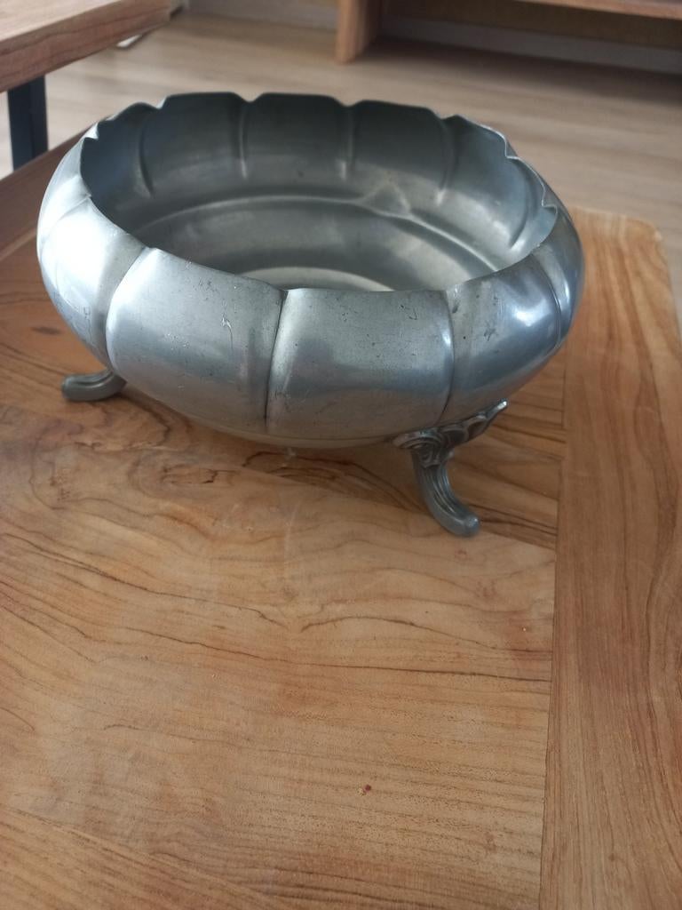 Mooie tinnen schaal op voetjes, Ophalen of Verzenden