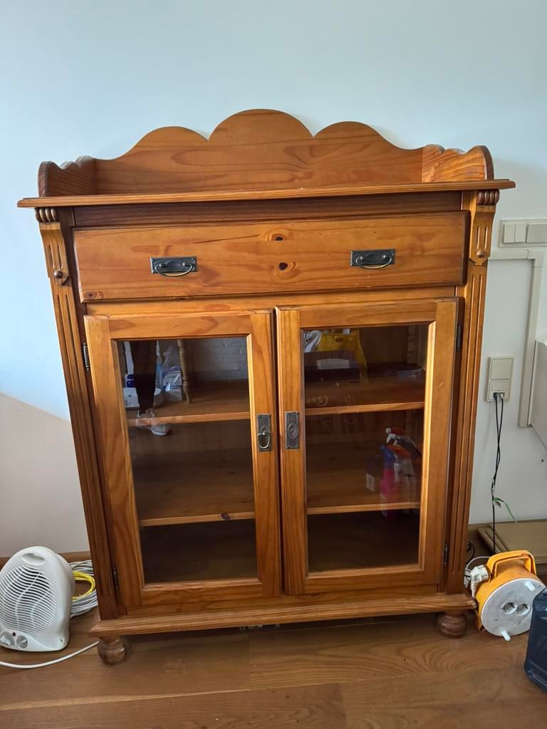 Deze week nog Vitrine kast dan kringloop, Ophalen of Verzenden